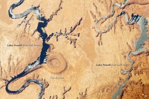 The Rincon is an abandoned meander loop on the entrenched Colorado River in Lake Powell.