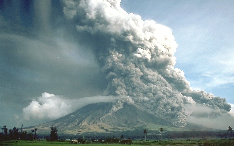 Photograph of the eruption of the Mayon Volcano, Philippines, in 1984. Much of the material spewed from a volcanic eruption may eventually make its way into the oceans