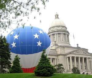 Balloon and Capitol of Kentucky