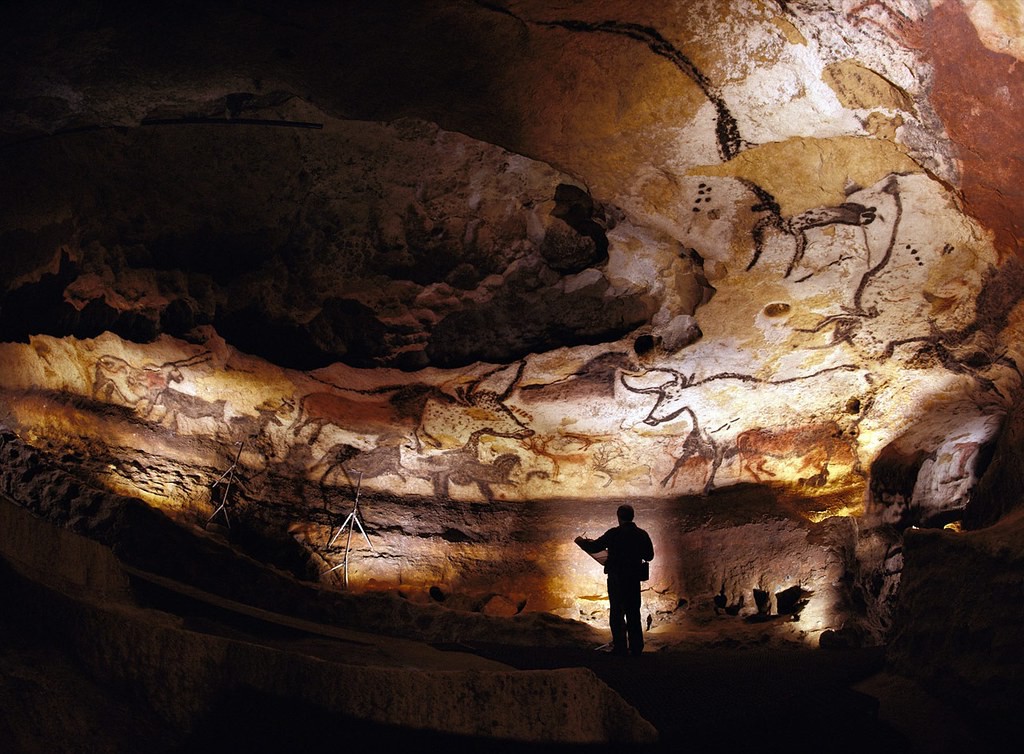 Replica of the left wall of the Hall of Bulls, Lascaux II.
