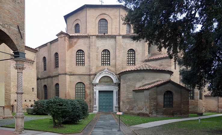 Octagonal building with an apse, two baptistries and an octagonal upper story.