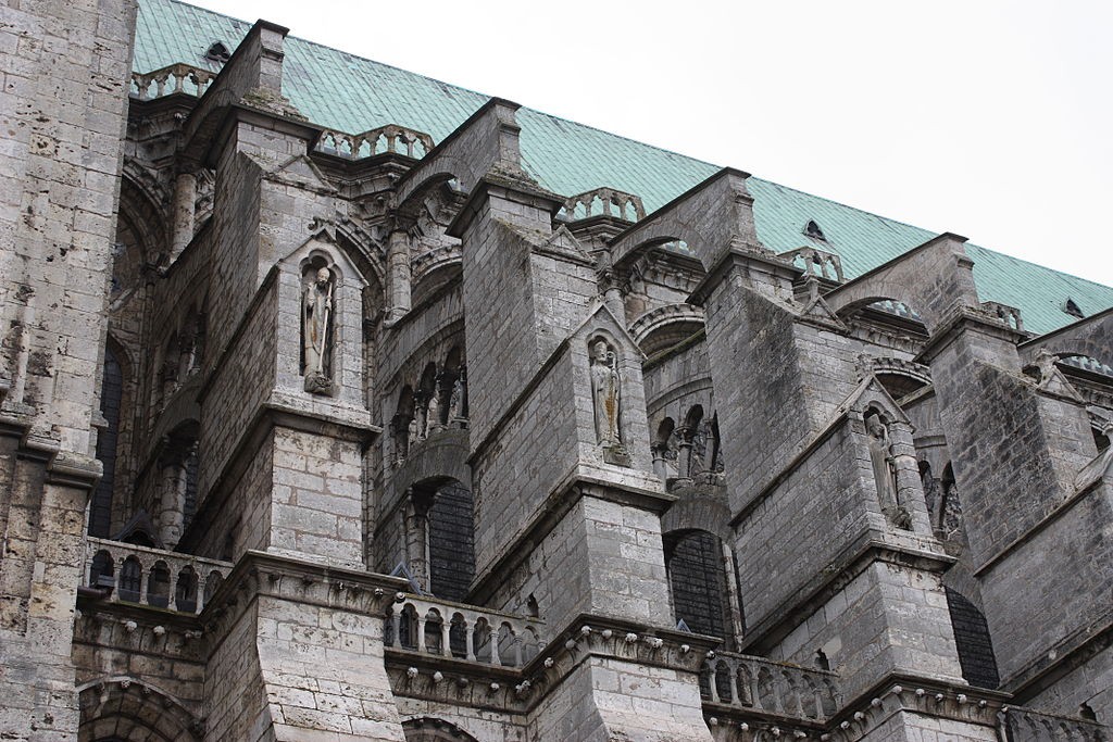 Circular buttresses support the roof of the cathedral.