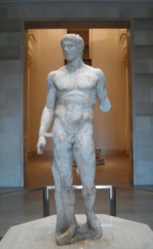 An image of the classically muscular Doryphorus.
