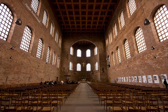 Interior photo facing the apse. Coffers can be seen in the ceiling.