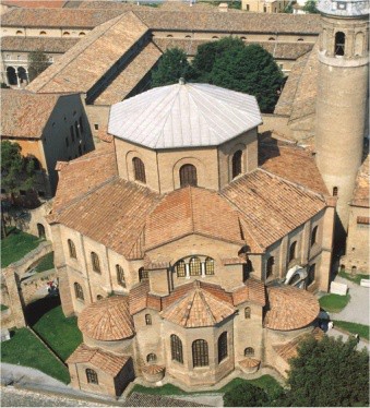 Bird’s eye view of an octagonal building with apses.