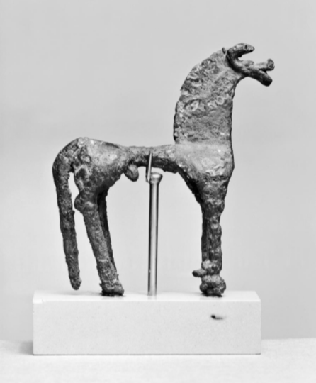 Geometric Horse statue. Bronze.