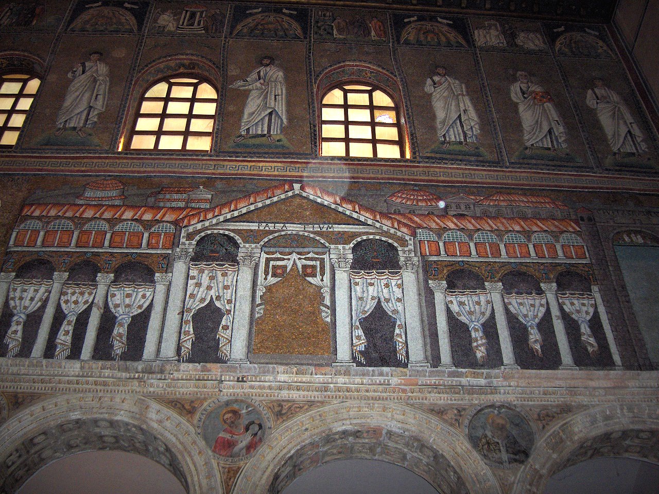 Sant’ Apollinare Nuovo. Palace side of nave.
