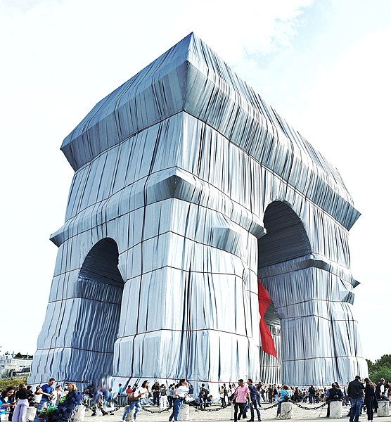Christo and Jeanne-Claude, L’Arc de Triomphe, Wrapped, 2021