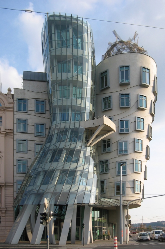 Frank Gehry, and Vlado Milunic. The Dancing House.Prague