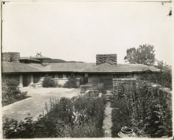 Photograph, Frank Lloyd Wright, Taliesin II Courtyard, ca 1914-15
